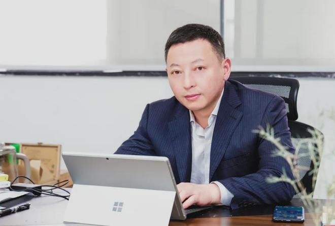 理事专访 文卫东：深耕垂直领域知识引擎 解码AI治理新范式(图1)