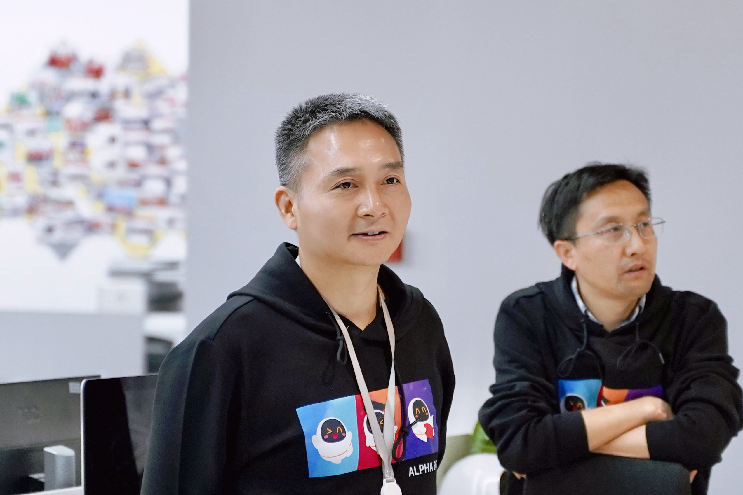 2025寻找新质生产力领跑者案例 当父母之心遇上AI技术:这家企业穿越三次技术周期的密码(图1)