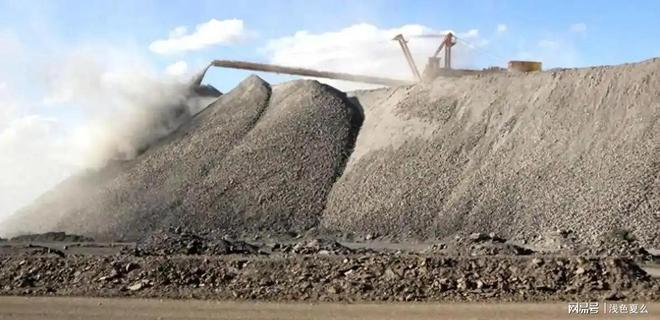 美国紧急撤回名单！高市赶紧用中文拜年她知道：王毅的话是真的(图2)